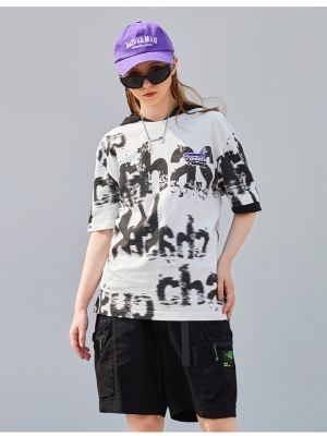 短袖圓領(lǐng)T恤